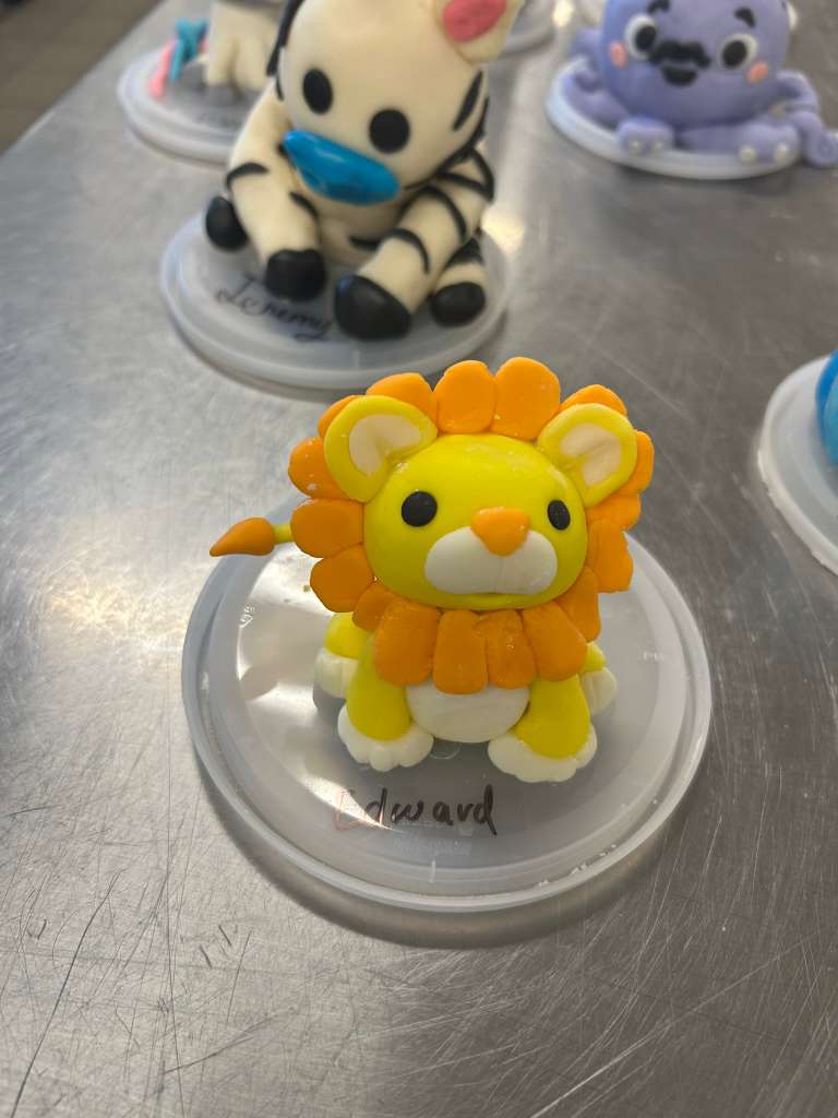 Fondant animal toppers