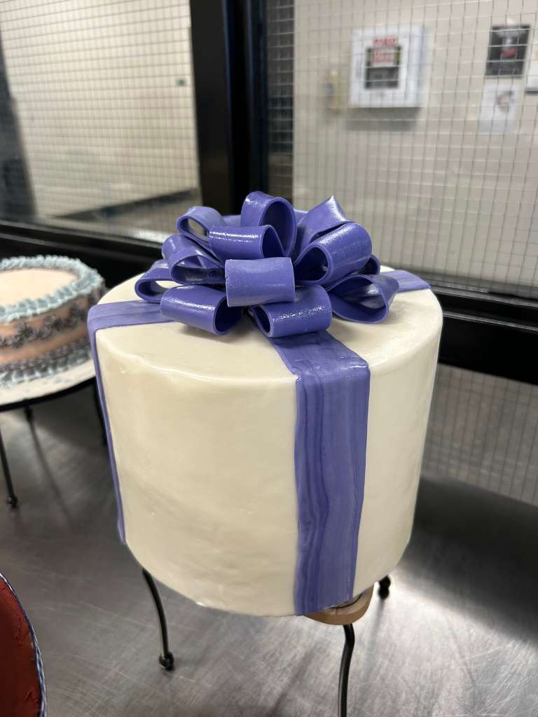 Gift box fondant cake