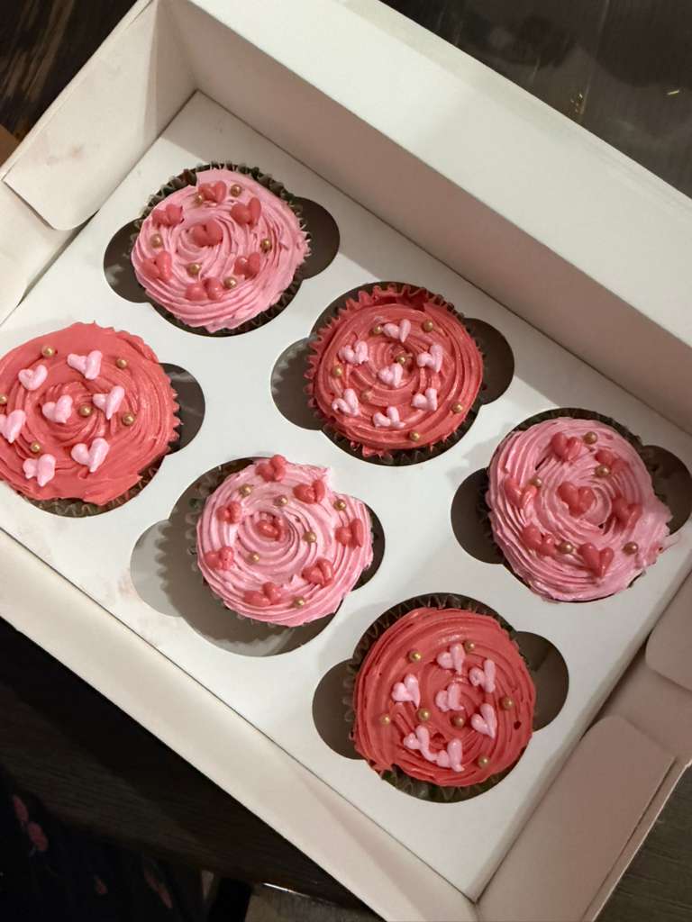 Valentine cupcakes