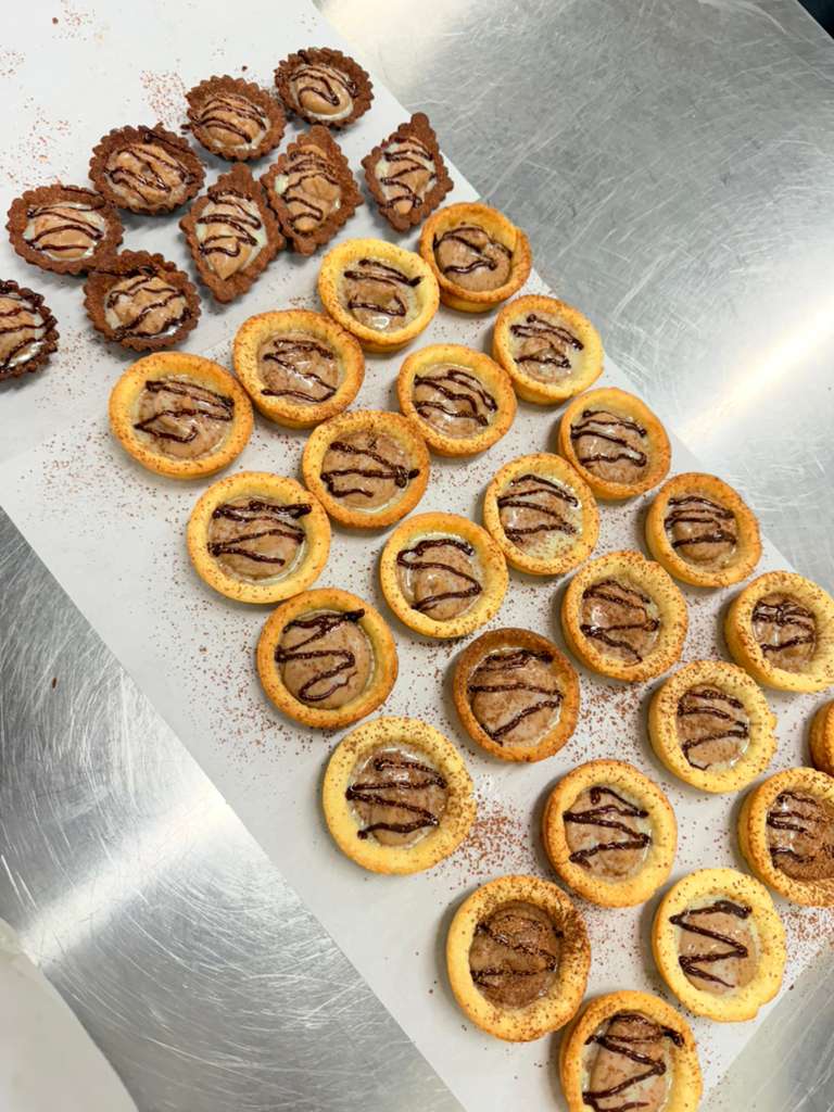 Mini chocolate cream tarts